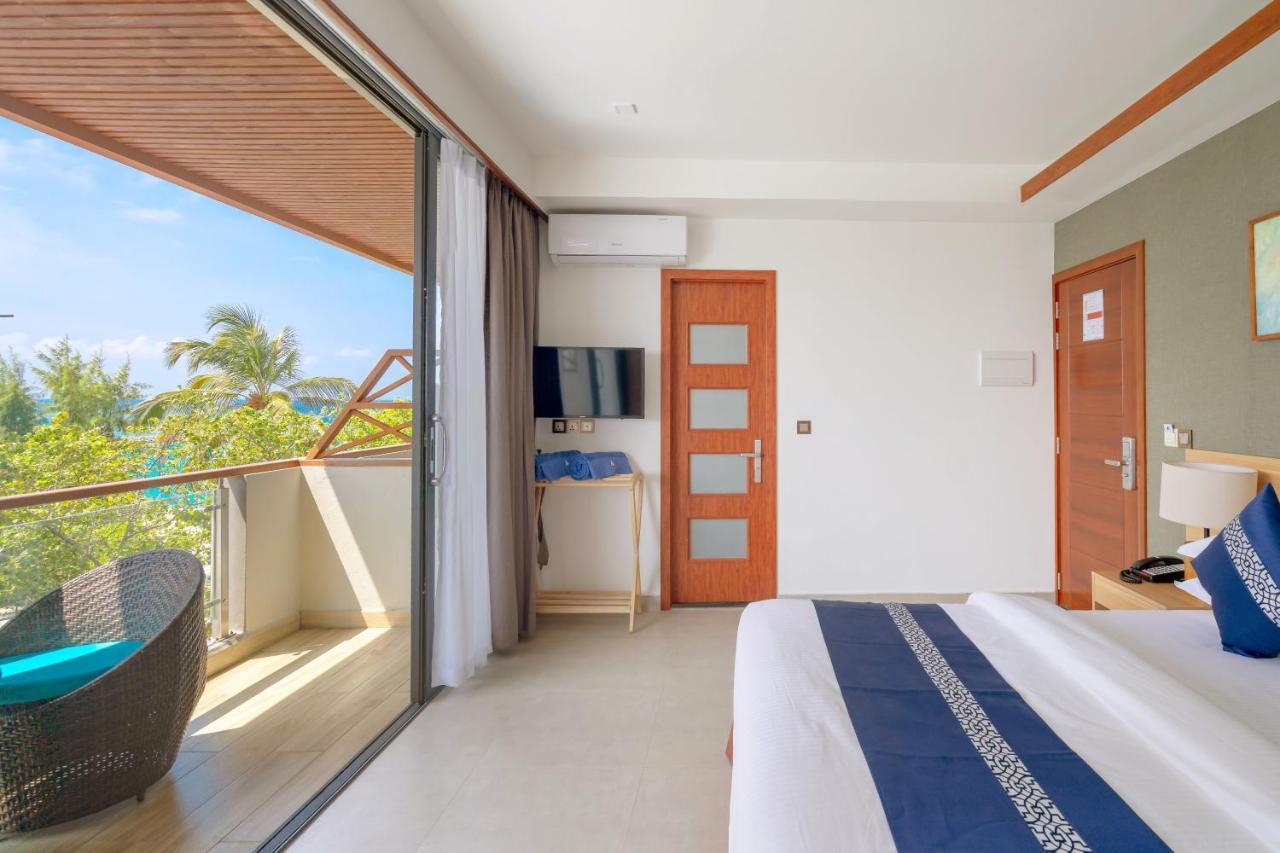 Ayala Oceanview Maldives Hotel Gulhi Exterior photo