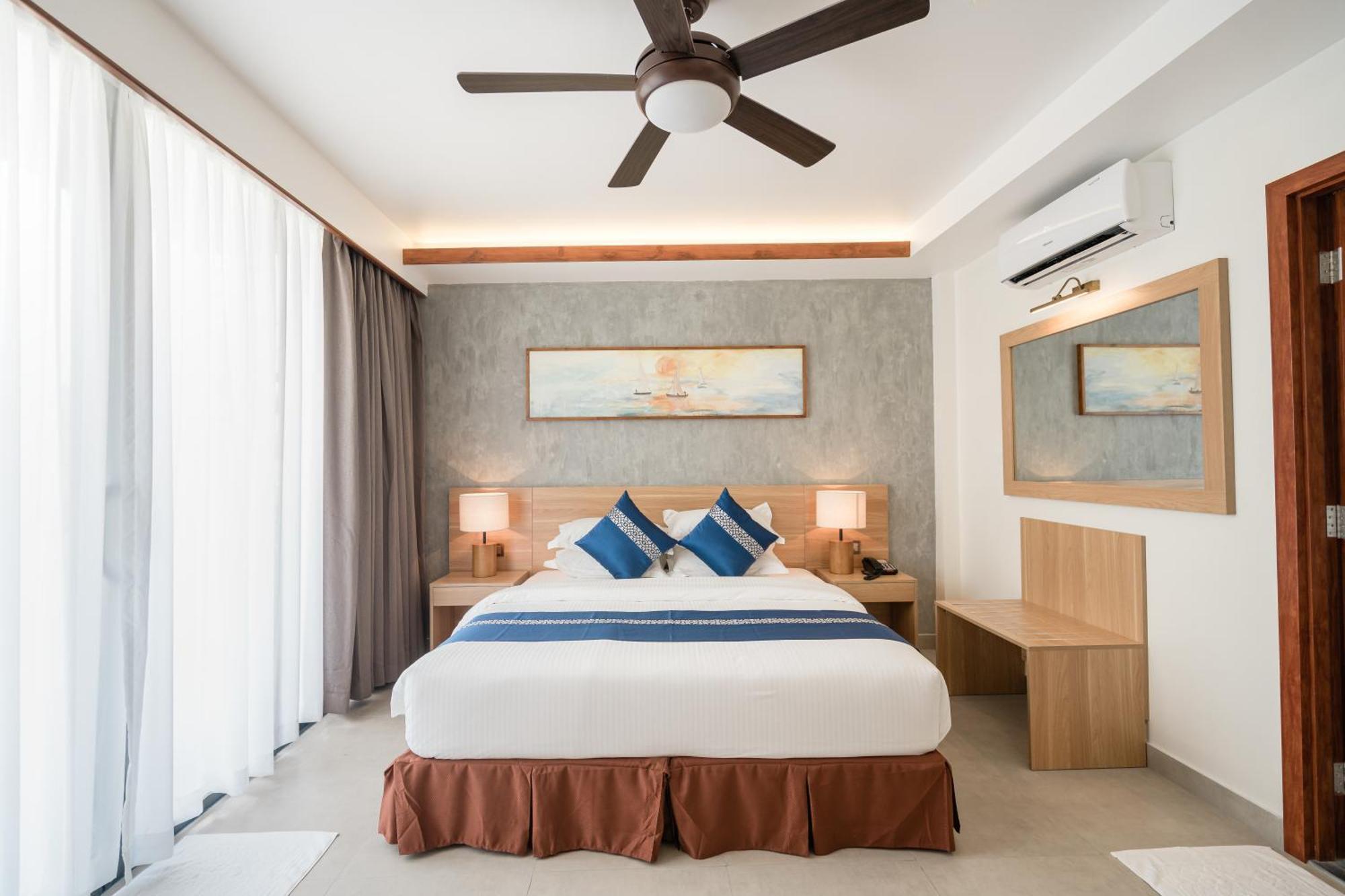 Ayala Oceanview Maldives Hotel Gulhi Exterior photo