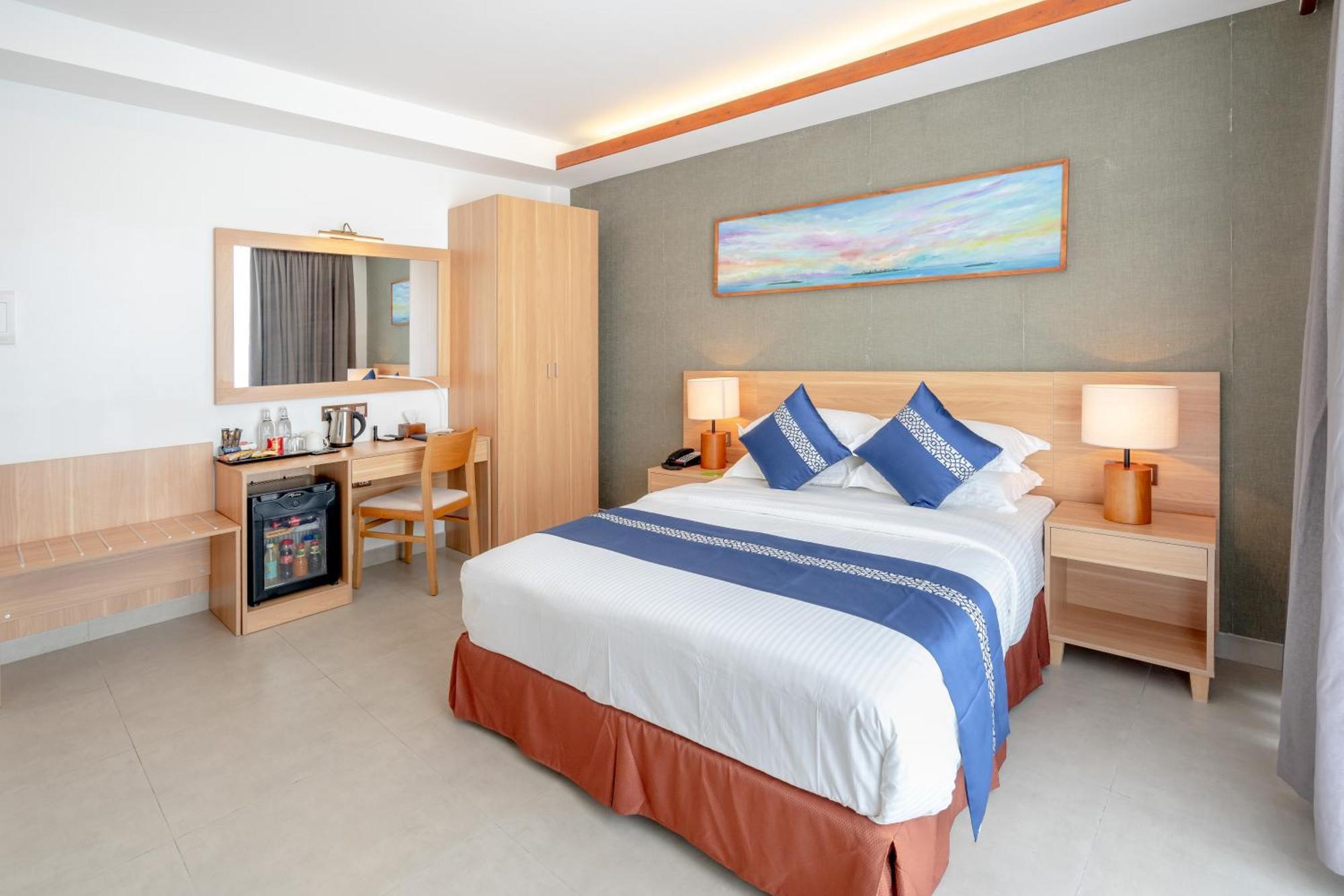 Ayala Oceanview Maldives Hotel Gulhi Exterior photo