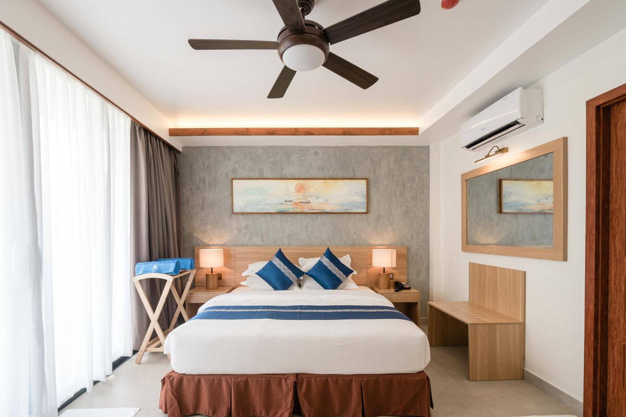 Ayala Oceanview Maldives Hotel Gulhi Exterior photo