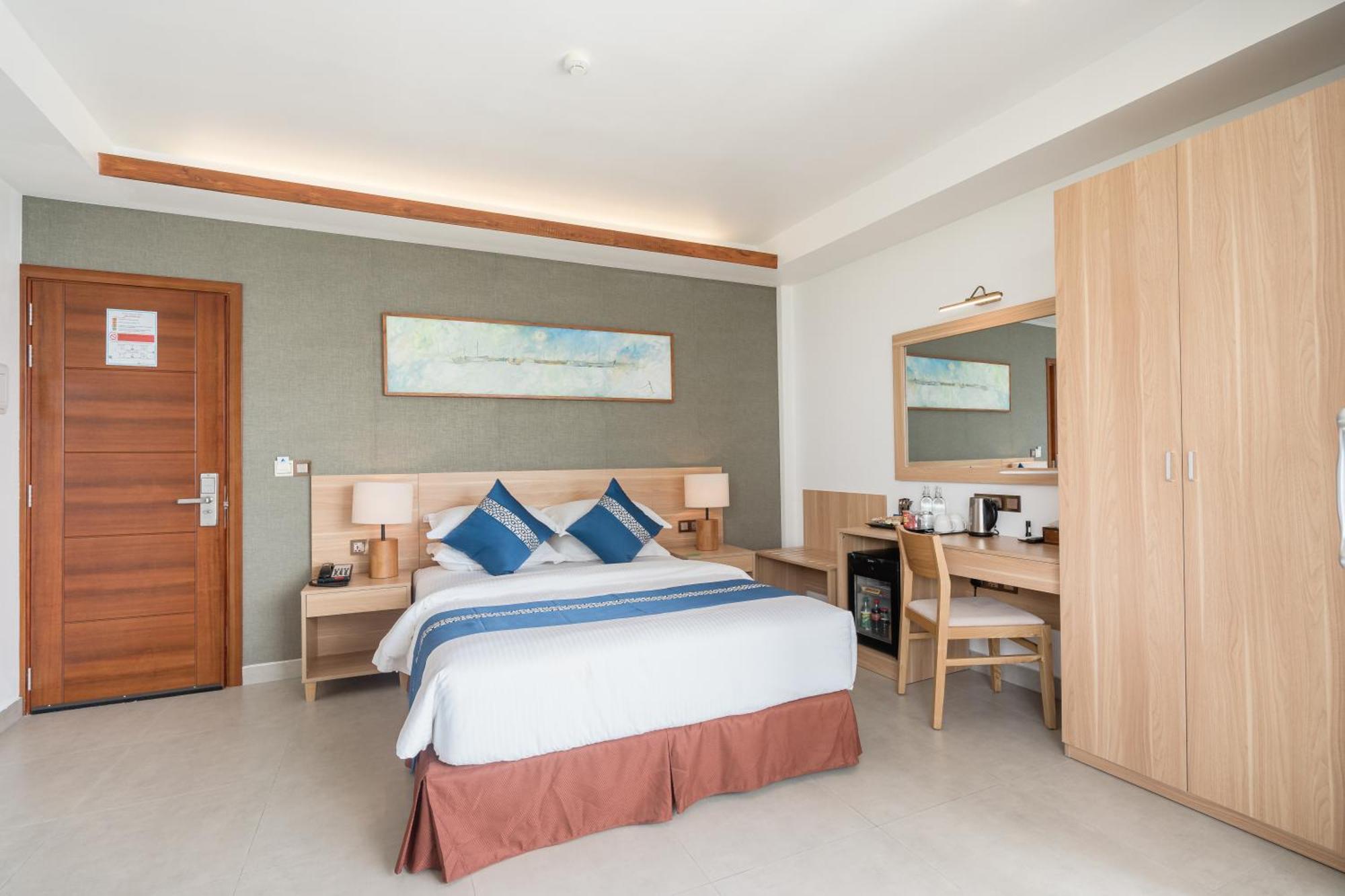 Ayala Oceanview Maldives Hotel Gulhi Exterior photo