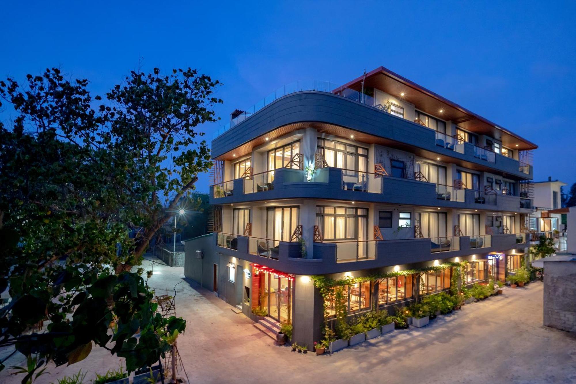 Ayala Oceanview Maldives Hotel Gulhi Exterior photo