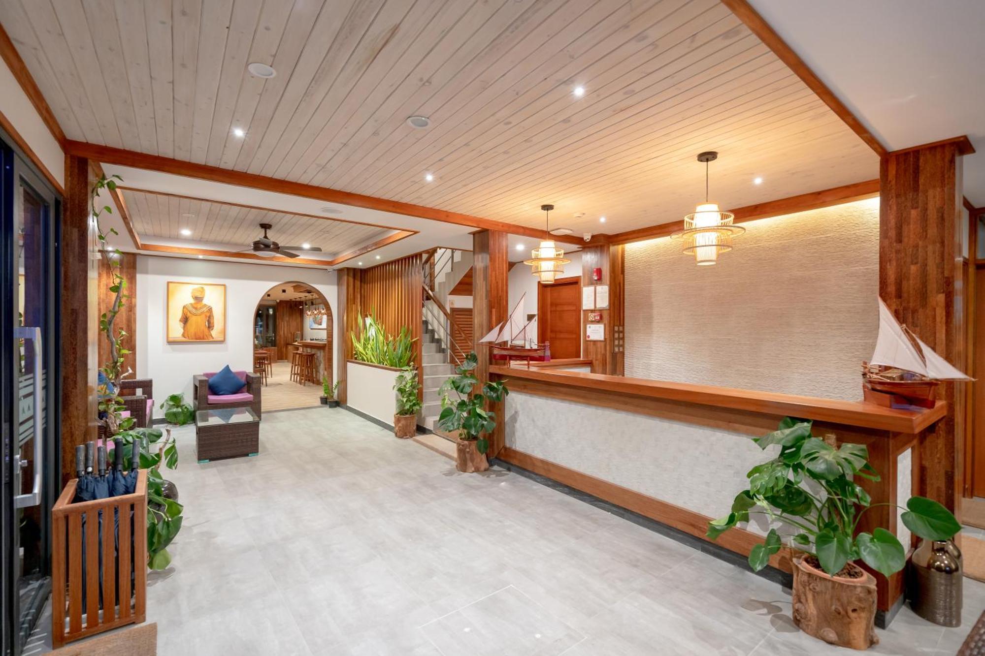 Ayala Oceanview Maldives Hotel Gulhi Exterior photo