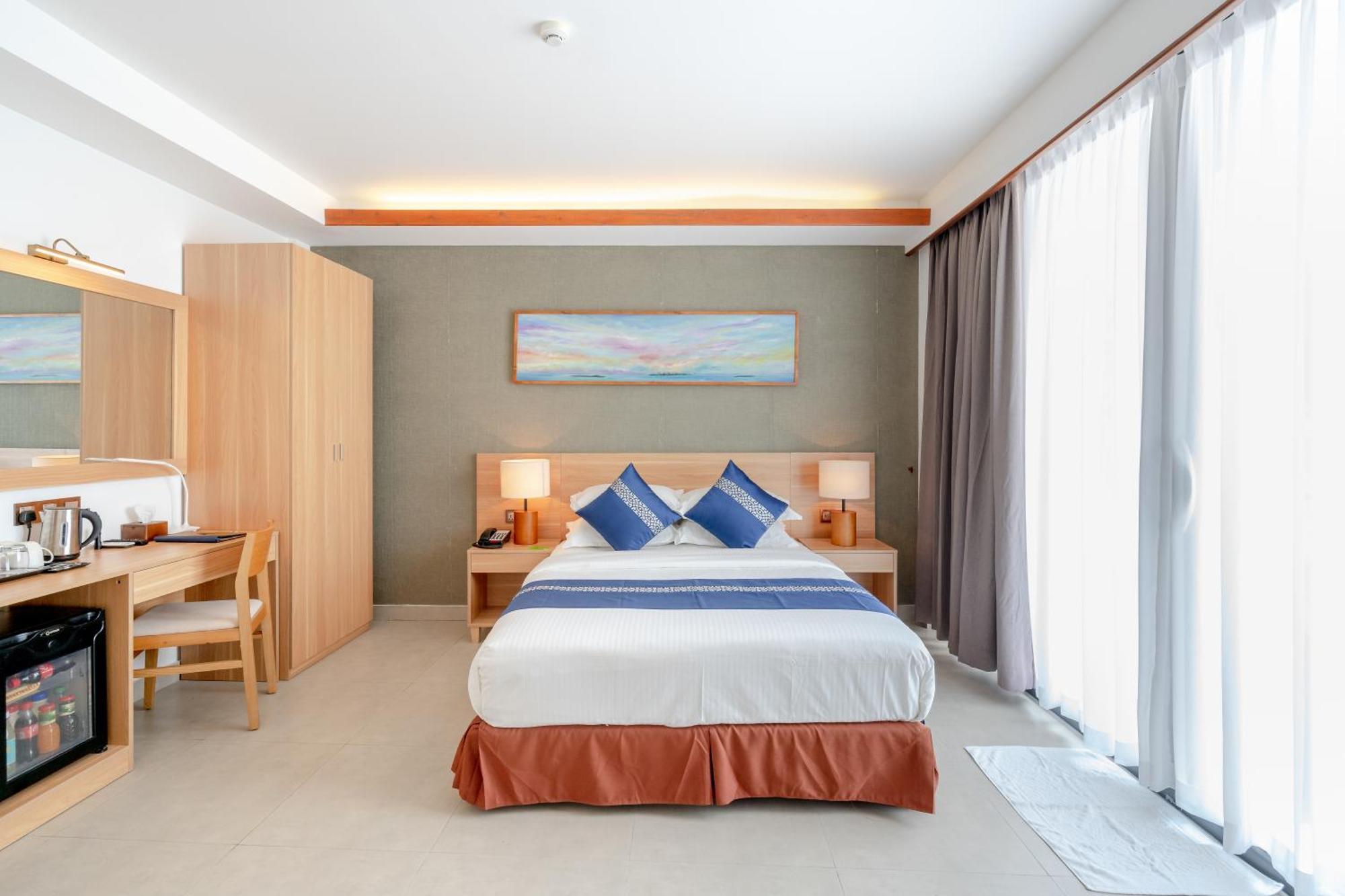 Ayala Oceanview Maldives Hotel Gulhi Exterior photo