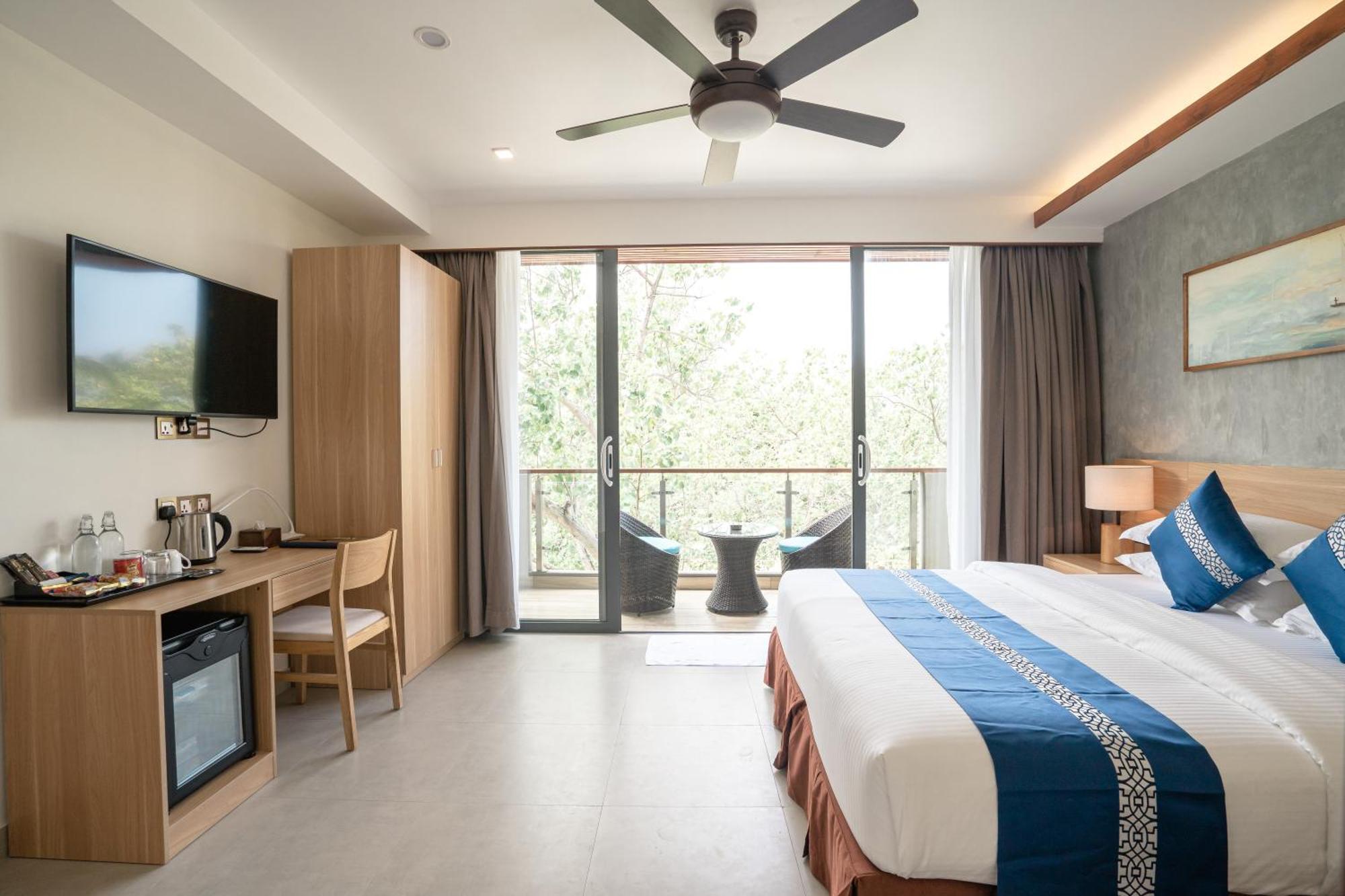 Ayala Oceanview Maldives Hotel Gulhi Exterior photo